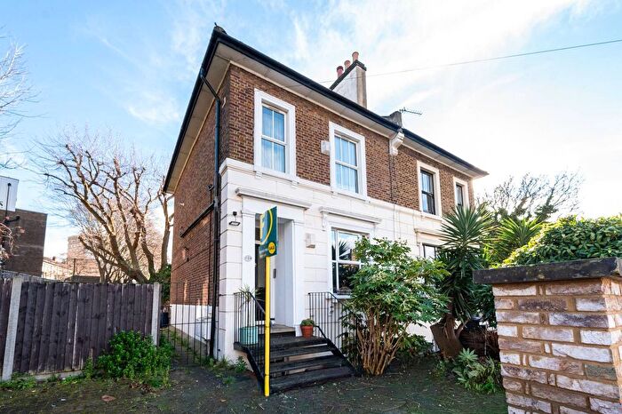 2 Bedroom Flat For Sale In Marischal Road, Blackheath, London, SE13