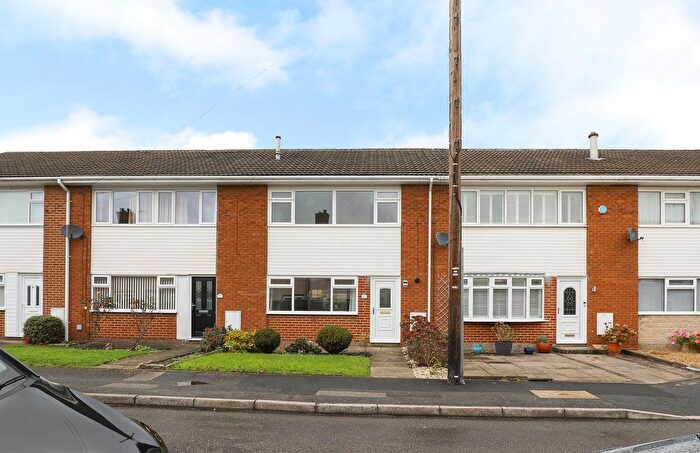 3 Bedroom Terraced House To Rent In Hartington Road, Dronfield, S18
