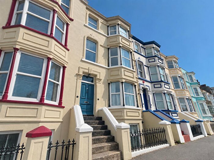 2 Bedroom Flat For Sale In Grosvenor Place, Margate, CT9