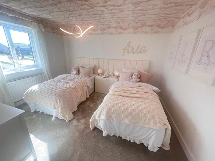4 Bedroom House To Rent In Watson Drive, Scartho Top, Grimsby, DN33