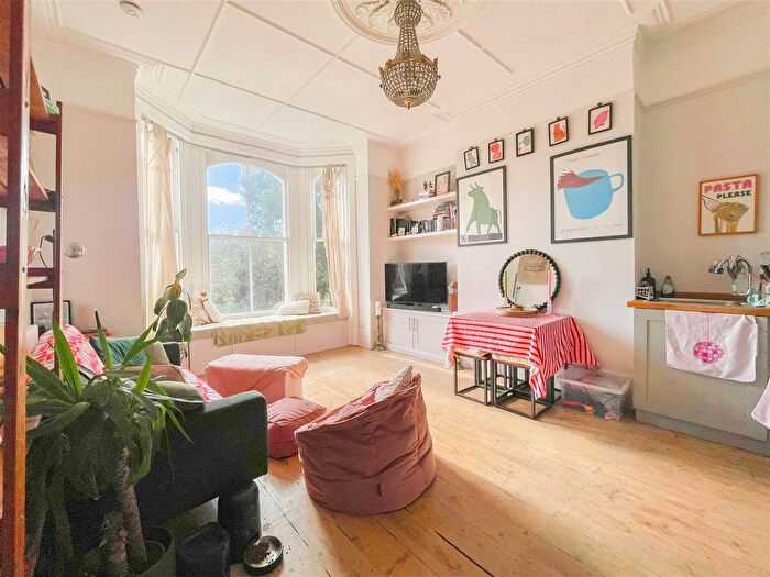 1 Bedroom Flat To Rent In St Helens Road, Hastings, TN34