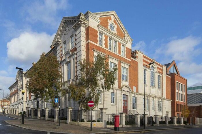 1 Bedroom Flat To Rent In Winchester Street, London, W3