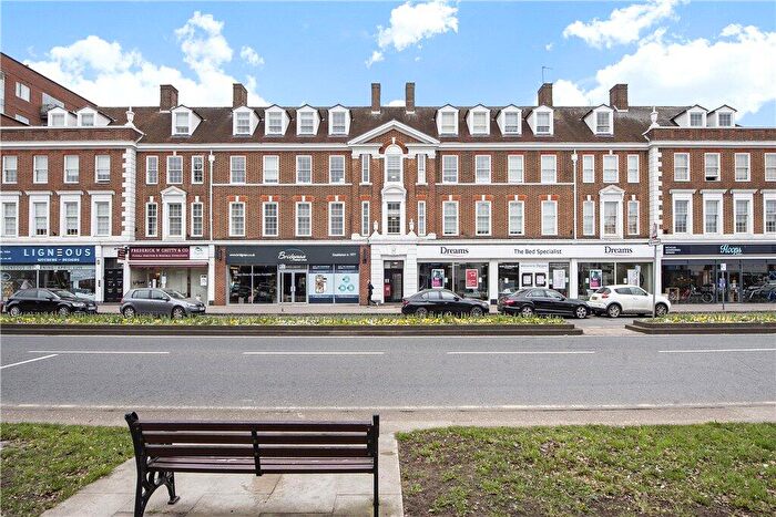 1 Bedroom Apartment To Rent In Brassey House, New Zealand Avenue, Walton On Thames, KT12