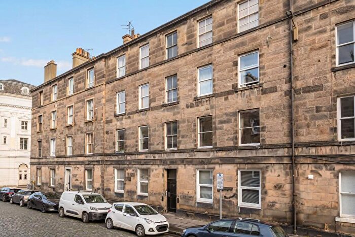 2 Bedroom Flat For Sale In / Grindlay Street, Edinburgh, EH3