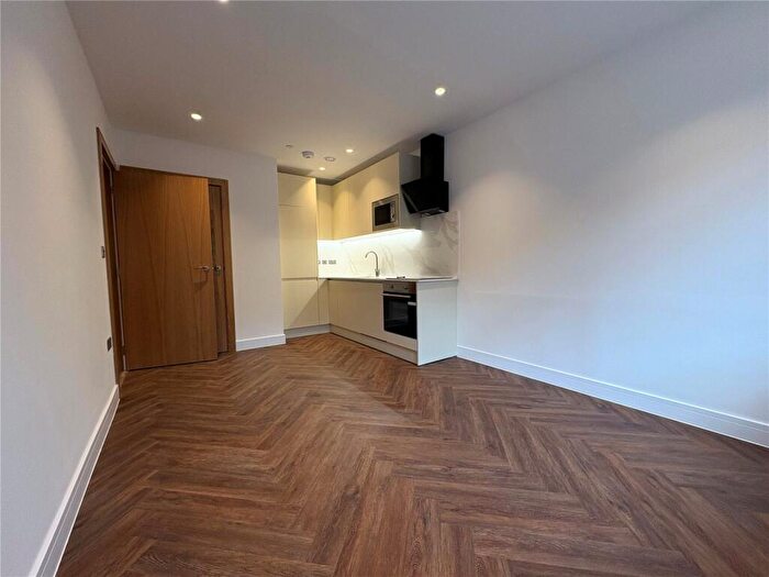 1 Bedroom Flat To Rent In Flaship House, Reading Road North, Fleet, GU51