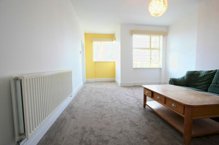 2 Bedroom Flat To Rent In Clapham Common North Side, London, SW4