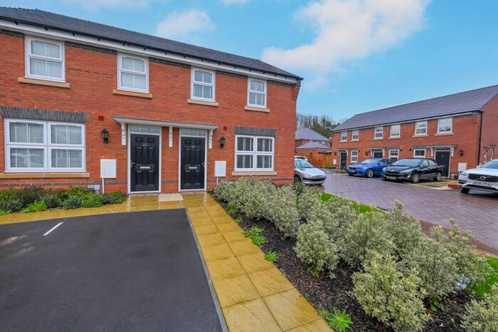 3 Bedroom Semi-Detached House To Rent In Masons Avenue, Havant, PO9