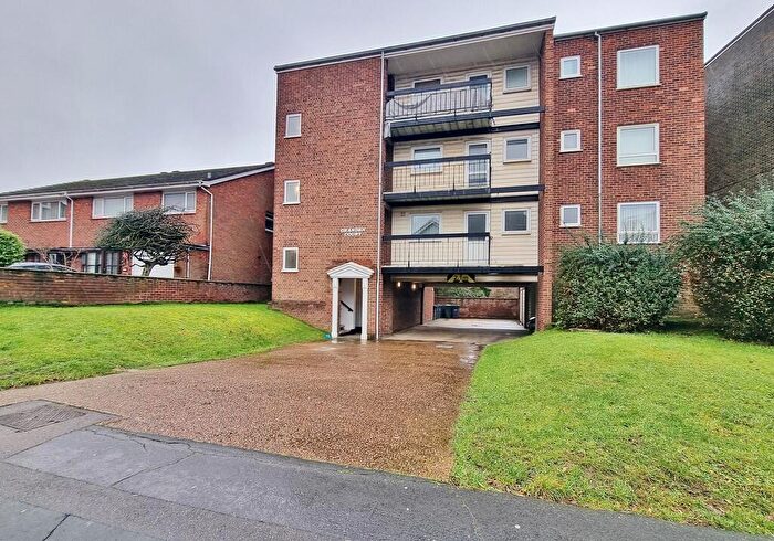 2 Bedroom Flat For Sale In Granden Court, West Street, Havant, PO9