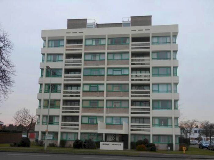 2 Bedroom Flat To Rent In Heron Heights, Bedford MK41