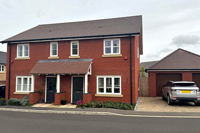 3 Bedroom Semi-Detached House To Rent In Priors Close, Oakham, LE15