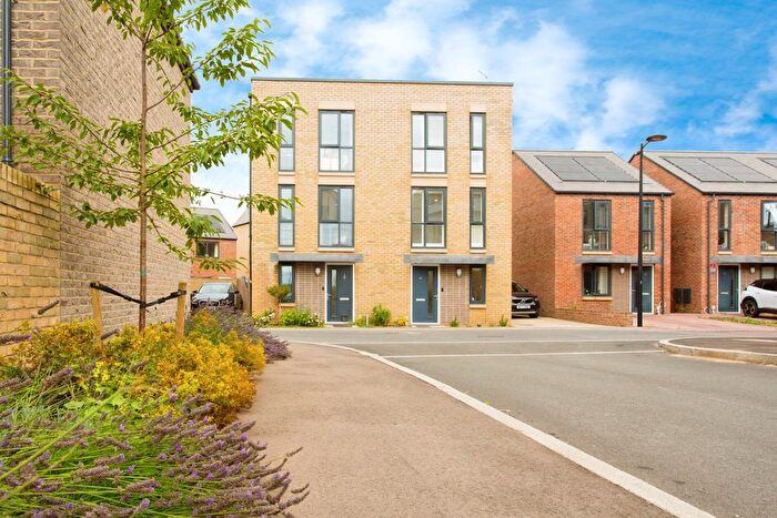 4 Bedroom Property To Rent In Maythorpe Road, Trumpington, Cambridge, CB2