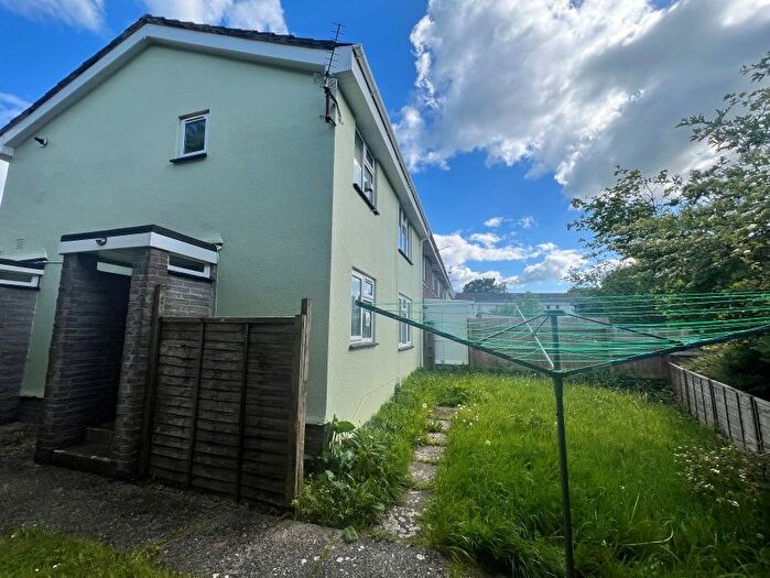 1 Bedroom Flat For Sale In Townstal Crescent, Dartmouth, TQ6