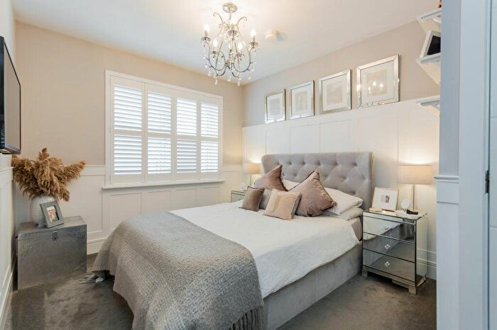 3 Bedroom Semi-Detached Villa For Sale In Slateford Road, Bishopton, PA7