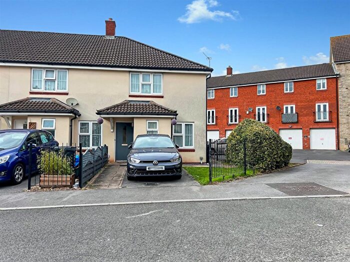 2 Bedroom End Of Terrace House To Rent In Snowberry Walk, Bristol, BS5