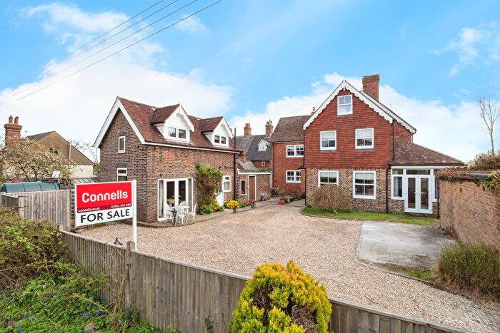 4 Bedroom Semi-Detached House For Sale In Mayor House, Blackham, Tunbridge Wells, TN3