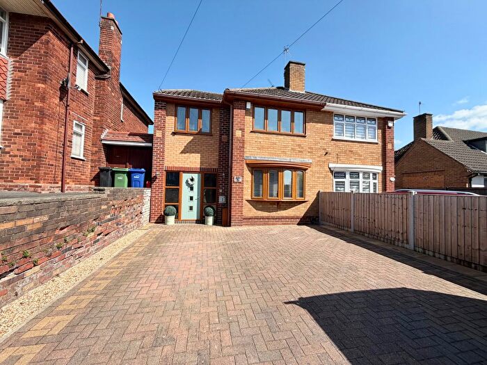 4 Bedroom Semi Detached House For Sale In Commonside, Pensnett, Brierley Hill, DY5