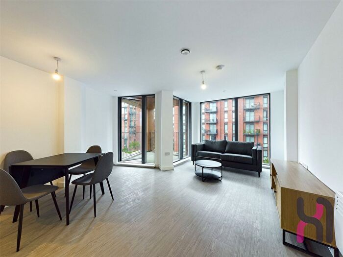 2 Bedroom Flat To Rent In The Landmark, Oldfield Road, Salford, M5