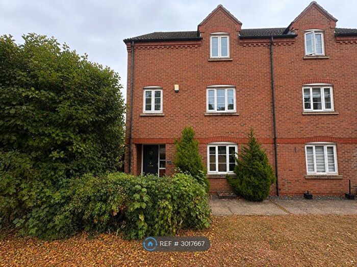 4 Bedroom Semi-detached House To Rent In Hay Barn Road, Spalding, PE11