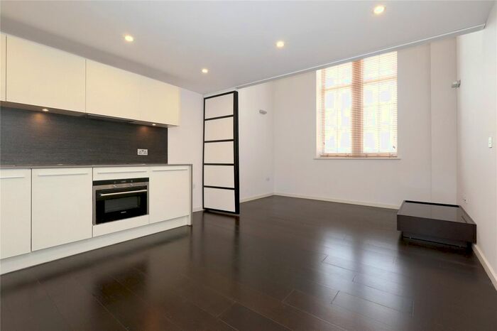 1 Bedroom Flat To Rent In Gore House, Drummond Way, Barnsbury, Islington, London, N1