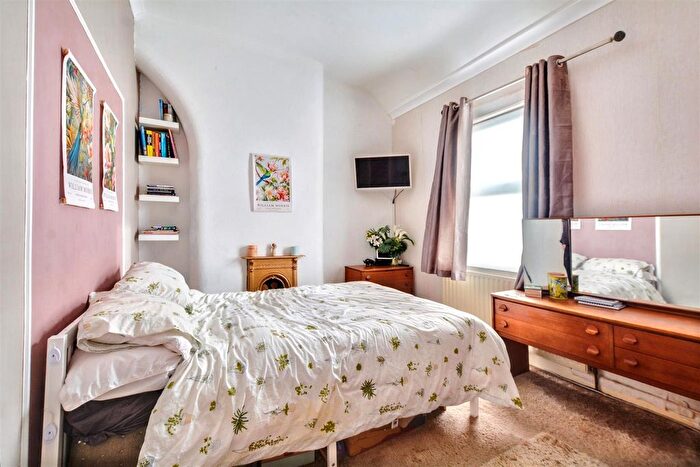 3 Bedroom Terraced House For Sale In Park Road, Bestwood Village, NG6