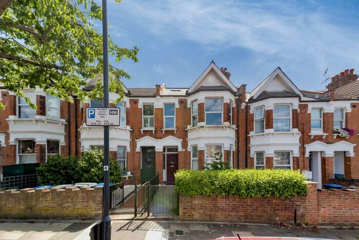 4 Bedroom Flat To Rent In Ridley Road, London, NW10