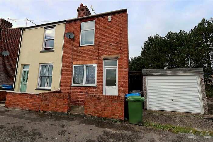 2 Bedroom Semi-Detached House To Rent In King Street North, Whittington Moor, Chesterfield, Derbyshire, S41