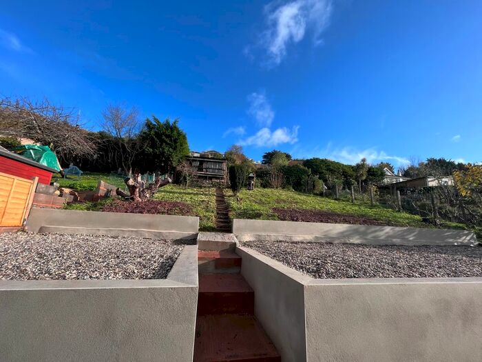 4 Bedroom Bungalow To Rent In Coombe Vale Road, Teignmouth, TQ14
