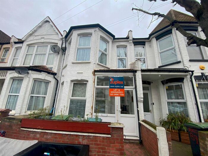 4 Bedroom Flat To Rent In Arcadian Gardens, London N22