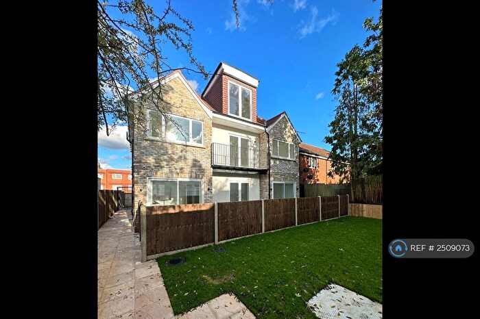 2 Bedroom Flat To Rent In Elliot Close, Wembley, HA9