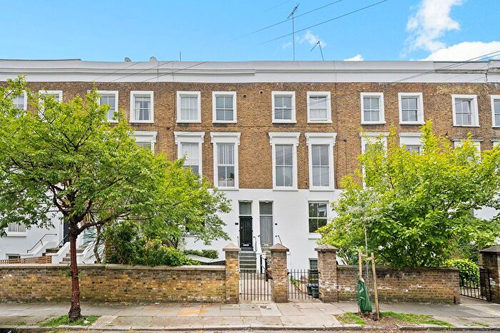 2 Bedroom Flat For Sale In Elmore Street, London, N1