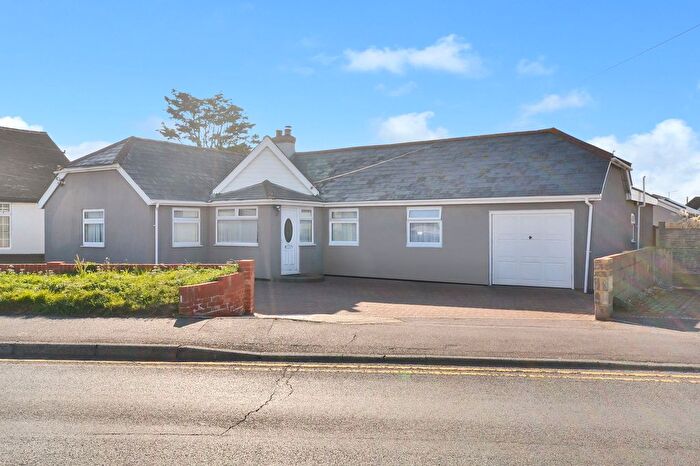 4 Bedroom Detached Bungalow For Sale In The Parade, Greatstone, TN28