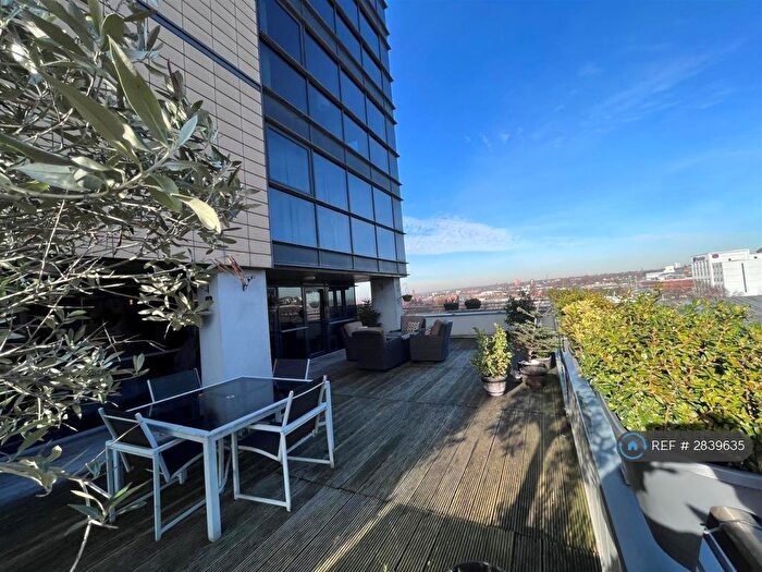 2 Bedroom Flat To Rent In Tempus Tower, Manchester, M3
