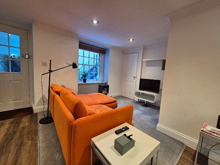 1 Bedroom Flat For Sale In Magdalen Street, Exeter, EX2