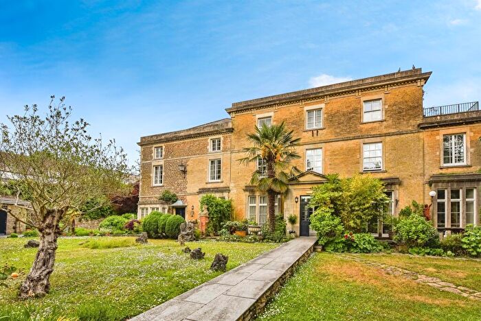 2 Bedroom Apartment For Sale In West End, Frome, BA11