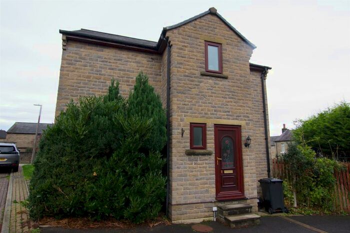 3 Bedroom Semi-Detached House To Rent In Moorlands Court, Greetland, Halifax, HX4