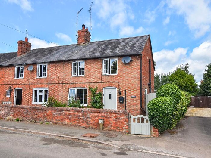 3 Bedroom End Of Terrace House For Sale In Wappenham Road, Abthorpe, NN12