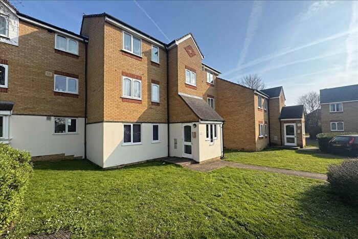 1 Bedroom Flat To Rent In Redford Close, Feltham, Middlesex, TW13