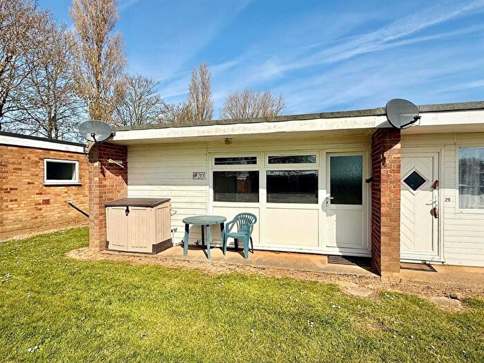 2 Bedroom Chalet For Sale In Back Market Lane, Hemsby, NR29