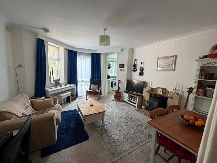 1 Bedroom Flat To Rent In Tor Park Road, Torquay, TQ2