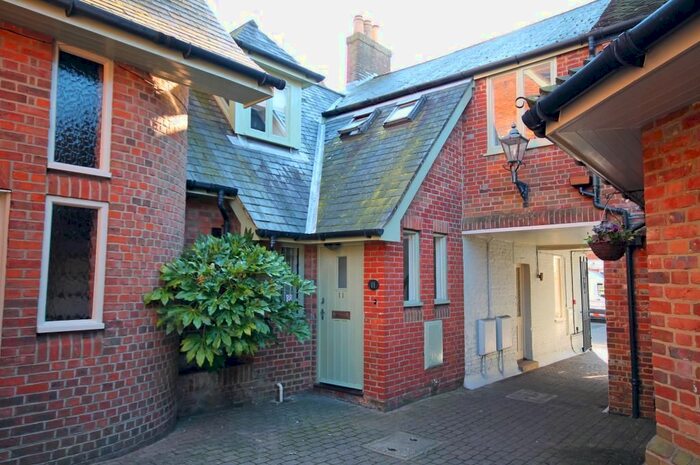 2 Bedroom Flat To Rent In Roundhouse Court, Lymington, Hampshire, SO41