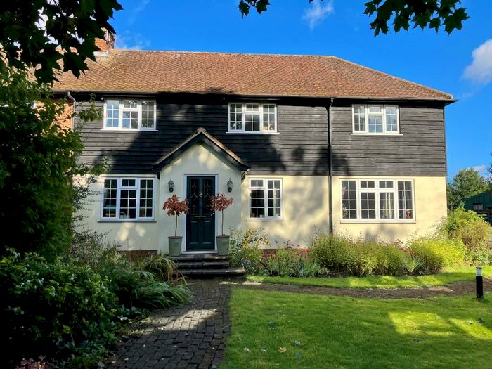 4 Bedroom Semi-Detached House To Rent In Hemel Hempstead Road, Redbourn, Herts, AL3