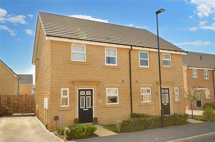 3 Bedroom Semi-Detached House For Sale In Eccleshall Grove, Bramhope, Leeds, West Yorkshire, LS16