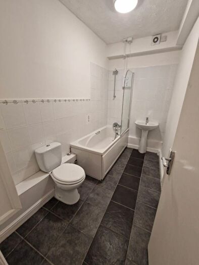 1 Bedroom Flat To Rent In Wilmslow Road, Manchester, M20