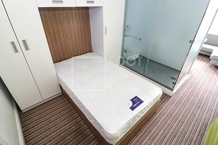 Flat To Rent In Sunbridge Halls, Bradford, BD1