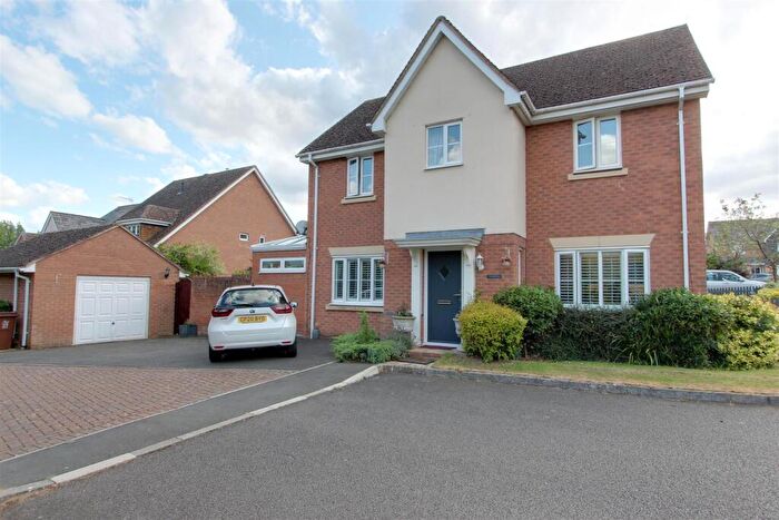 4 Bedroom Detached House For Sale In Berkeley Close, Castlemead Village, LU7
