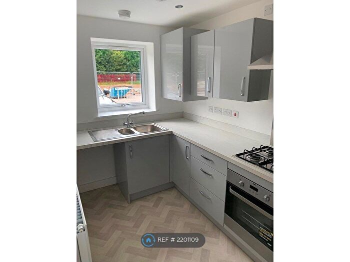 2 Bedroom Semi-Detached House To Rent In Pond Close, Doncaster, DN4