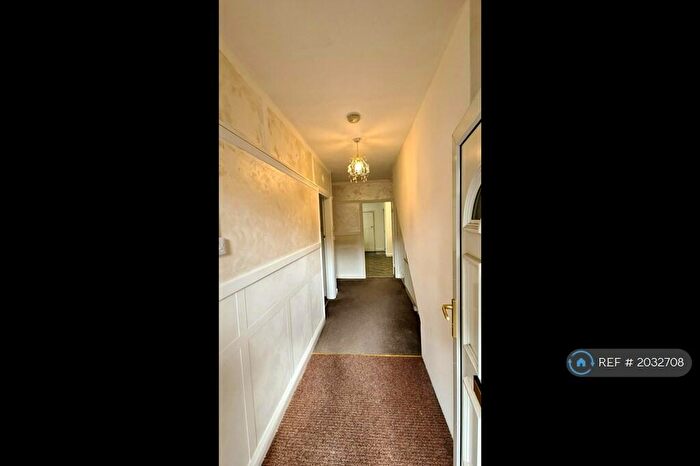 1 Bedroom Flat To Rent In Porthill, Wolstanton, Newcastle-Under-Lyme, ST5
