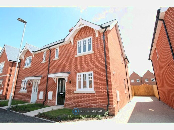 3 Bedroom Semi-Detached House To Rent In Sapphire Crescent, Colchester, CO4