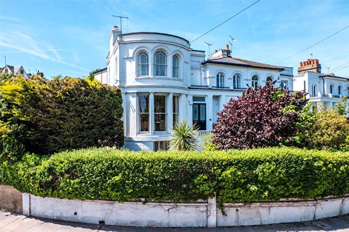 5 Bedroom Semi Detached House For Sale In Parrock Road, Gravesend, Kent, DA12