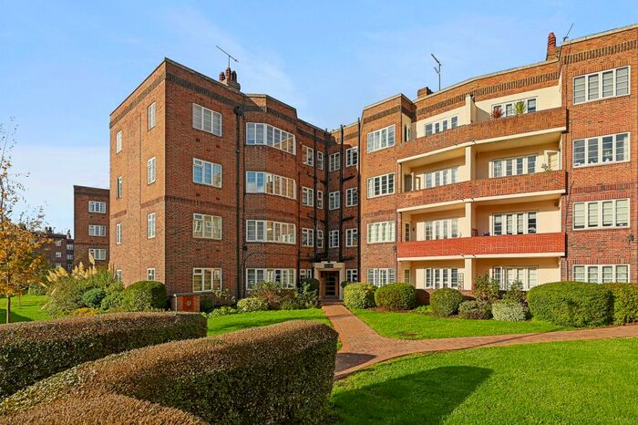 2 Bedroom Flat To Rent In Chiswick Village, London, W4